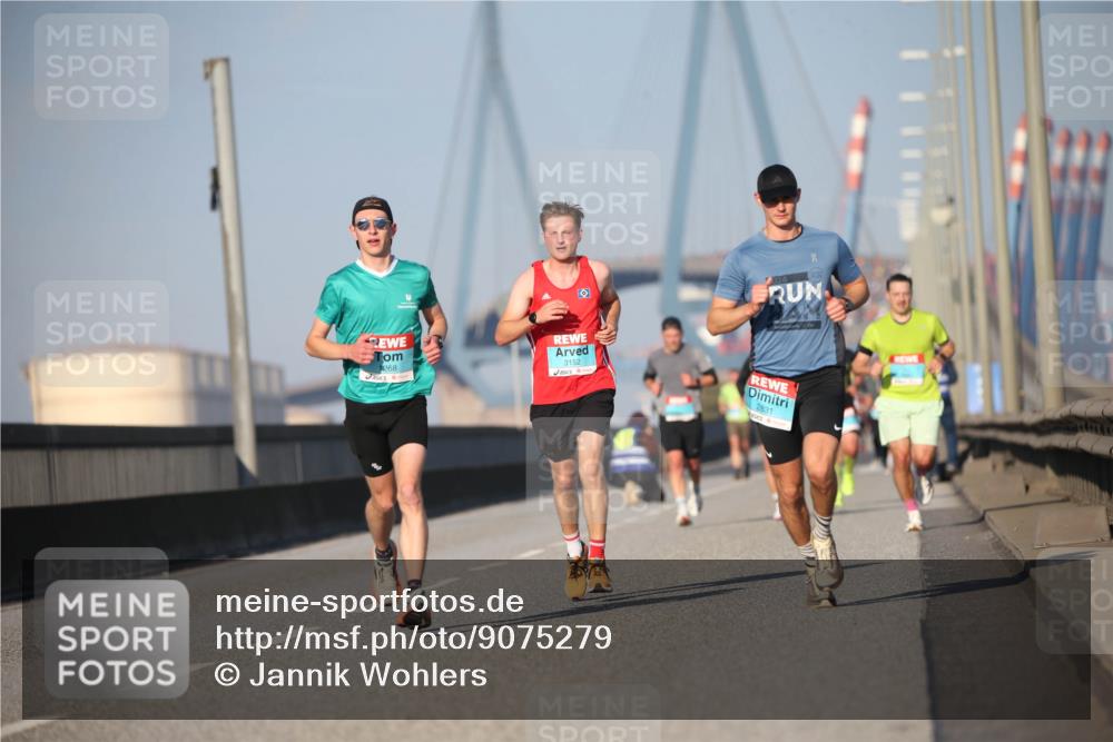 03.10.2025 - Köhlbrandbrückenlauf Jannik Wohlers http://msf.ph/oto/9075279 03.10.2025 09:41:46 Position 3 1268, 3152, 2831 meine-sportfotos.de