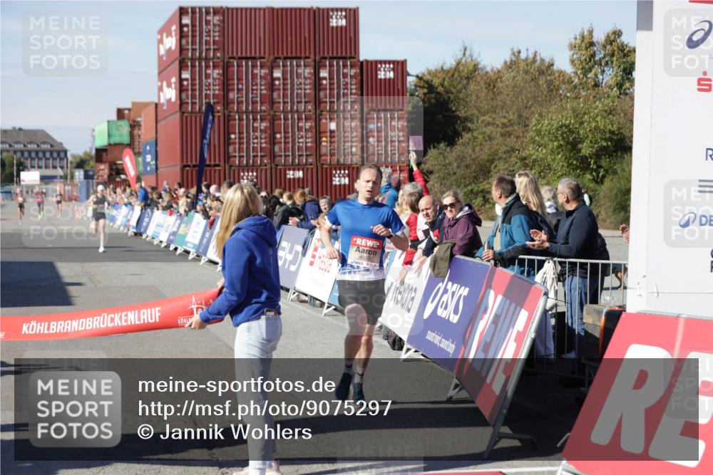 03.10.2025 - Köhlbrandbrückenlauf Jannik Wohlers http://msf.ph/oto/9075297 03.10.2025 12:46:37 Ziel 4027, 4033 meine-sportfotos.de