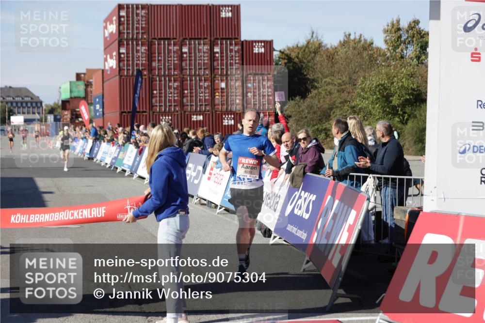 03.10.2025 - Köhlbrandbrückenlauf Jannik Wohlers http://msf.ph/oto/9075304 03.10.2025 12:46:38 Ziel 4027, 4033 meine-sportfotos.de