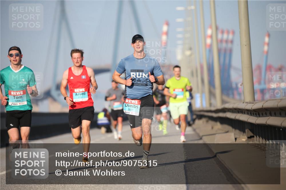 03.10.2025 - Köhlbrandbrückenlauf Jannik Wohlers http://msf.ph/oto/9075315 03.10.2025 09:41:47 Position 3 3152, 1268, 2024, 12, 2831 meine-sportfotos.de