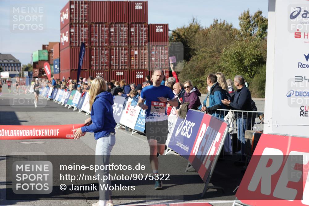 03.10.2025 - Köhlbrandbrückenlauf Jannik Wohlers http://msf.ph/oto/9075322 03.10.2025 12:46:38 Ziel 4027, 4033 meine-sportfotos.de