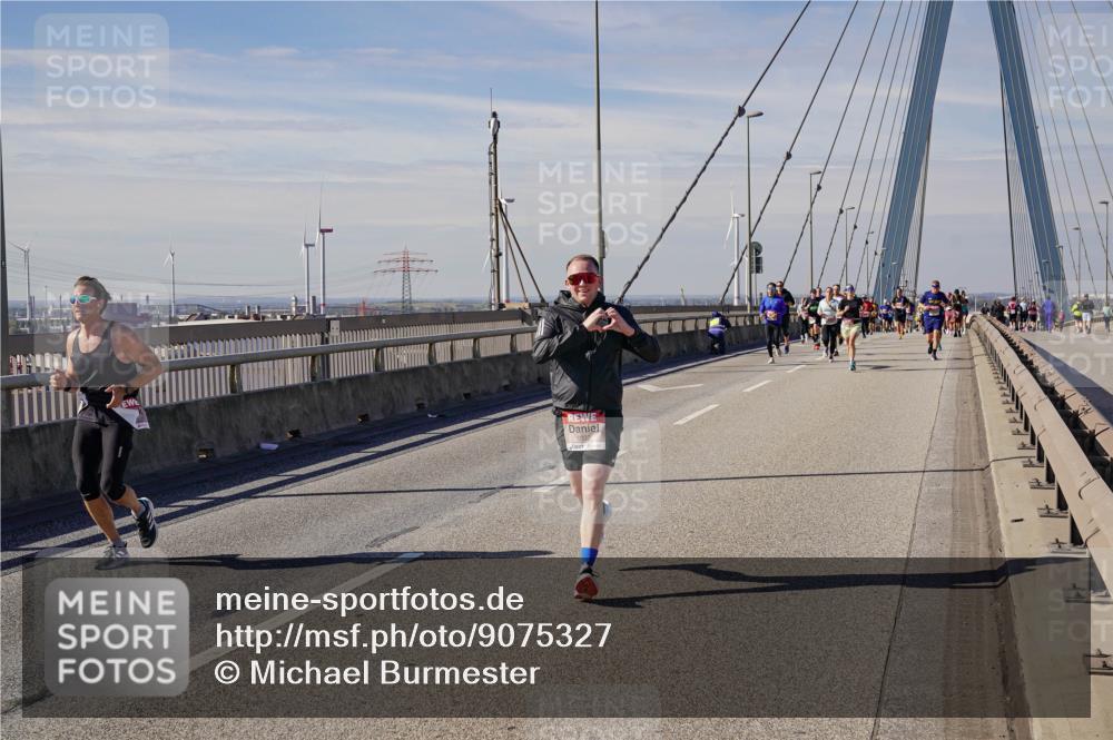 03.10.2025 - Köhlbrandbrückenlauf Michael Burmester http://msf.ph/oto/9075327 03.10.2025 12:40:40 Position 2 6032 meine-sportfotos.de