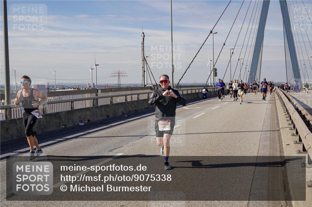03.10.2025 - Köhlbrandbrückenlauf Michael Burmester http://msf.ph/oto/9075338 03.10.2025 12:40:40 Position 2 6032 meine-sportfotos.de