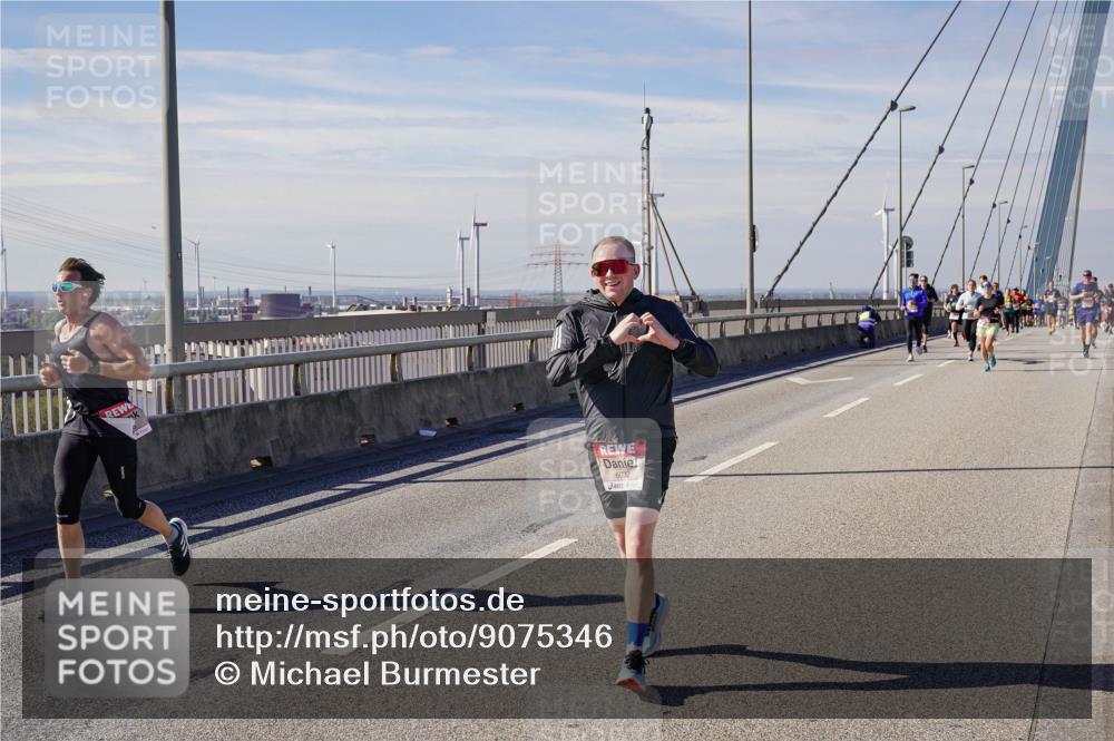 03.10.2025 - Köhlbrandbrückenlauf Michael Burmester http://msf.ph/oto/9075346 03.10.2025 12:40:41 Position 2 6032 meine-sportfotos.de