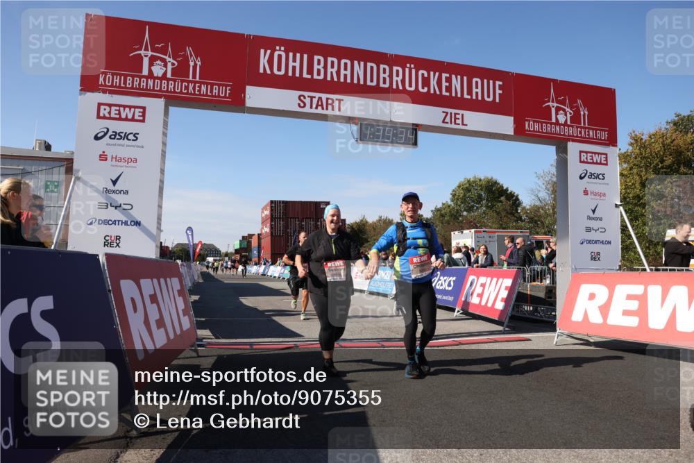 03.10.2025 - Köhlbrandbrückenlauf Lena Gebhardt http://msf.ph/oto/9075355 03.10.2025 13:39:34 Ziel 4621, 5135, 5176, 5444, 5741, 5745, 5991, 6259, 6560 meine-sportfotos.de