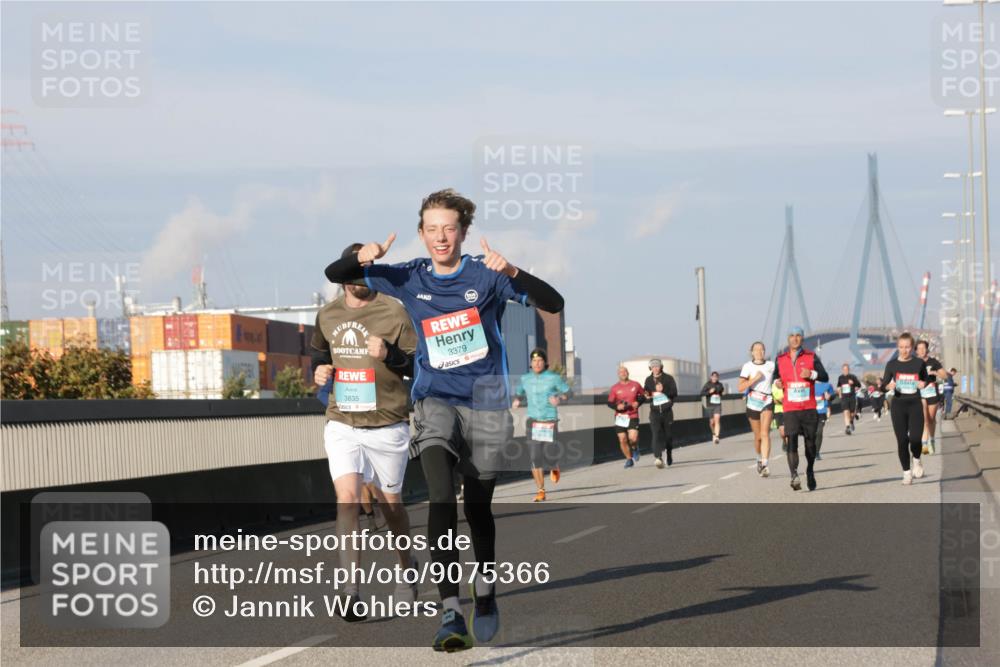 03.10.2025 - Köhlbrandbrückenlauf Jannik Wohlers http://msf.ph/oto/9075366 03.10.2025 09:51:29 Position 3 3379, 3835 meine-sportfotos.de