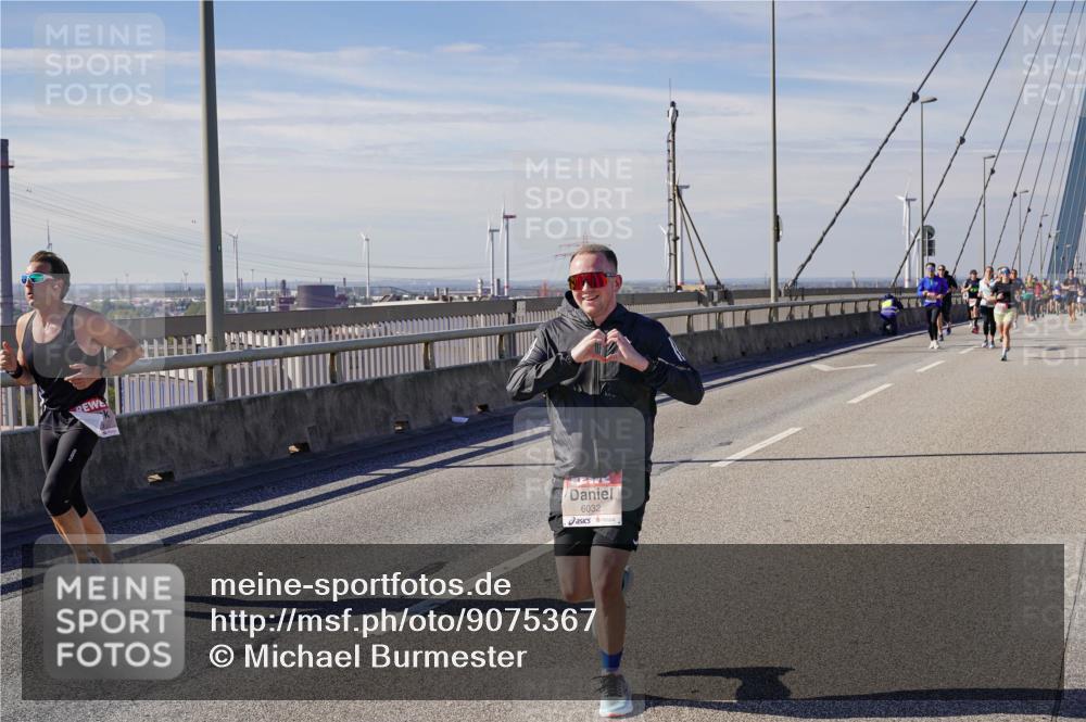 03.10.2025 - Köhlbrandbrückenlauf Michael Burmester http://msf.ph/oto/9075367 03.10.2025 12:40:41 Position 2 6032 meine-sportfotos.de