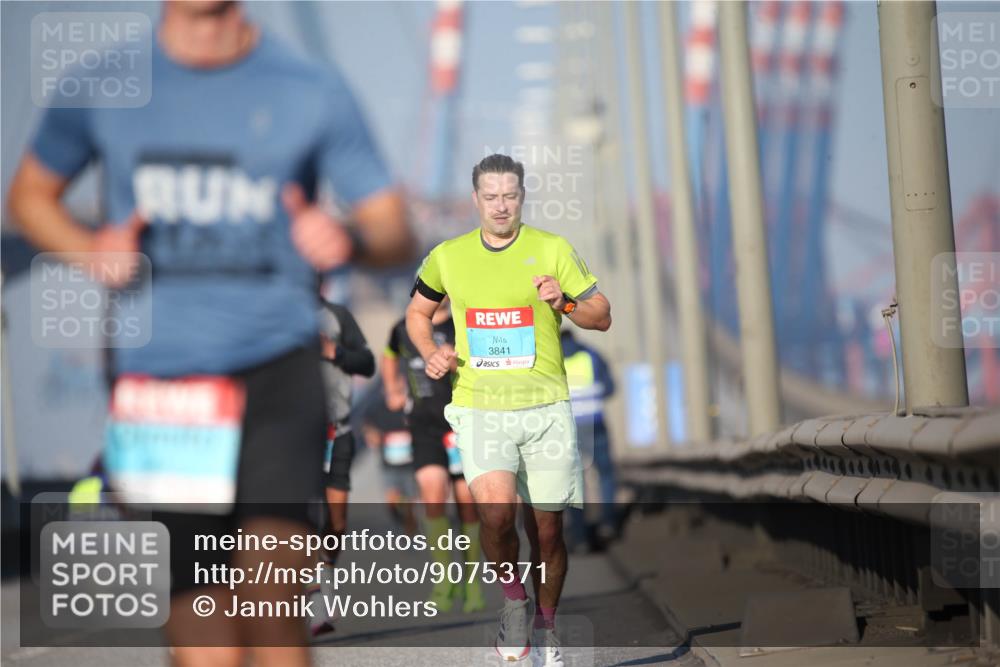 03.10.2025 - Köhlbrandbrückenlauf Jannik Wohlers http://msf.ph/oto/9075371 03.10.2025 09:41:49 Position 3 3841 meine-sportfotos.de