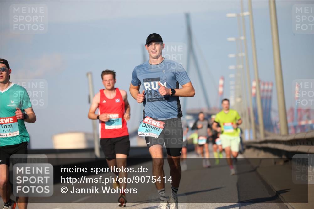 03.10.2025 - Köhlbrandbrückenlauf Jannik Wohlers http://msf.ph/oto/9075414 03.10.2025 09:41:51 Position 3 1268, 2024, 2831 meine-sportfotos.de