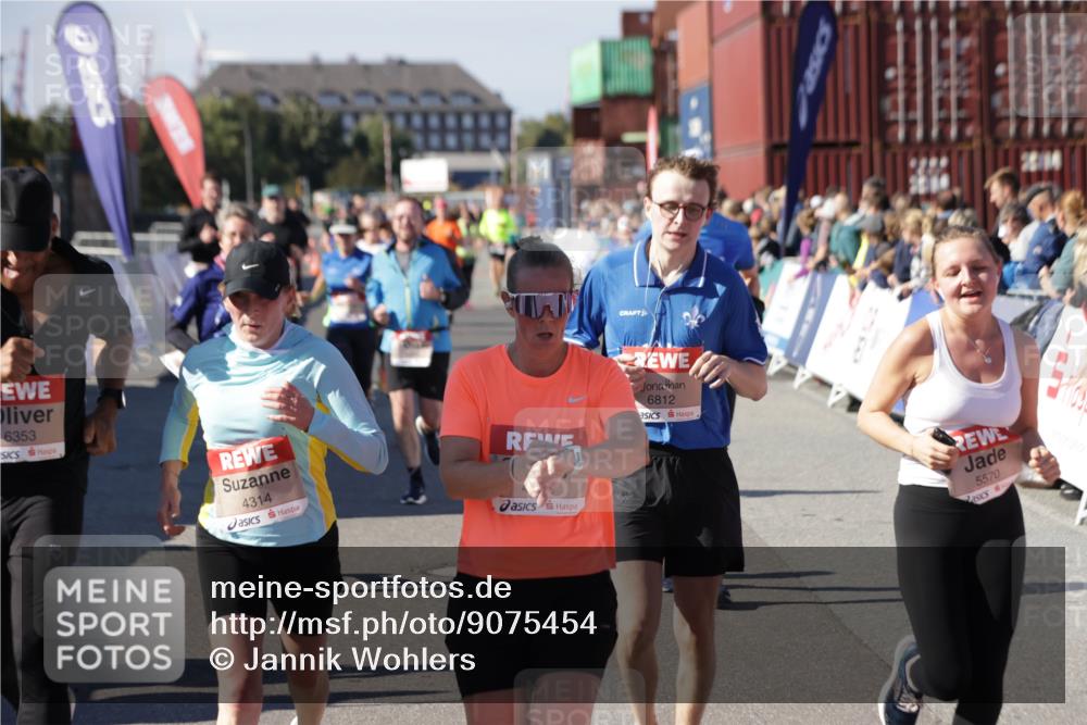 03.10.2025 - Köhlbrandbrückenlauf Jannik Wohlers http://msf.ph/oto/9075454 03.10.2025 13:16:30 Ziel 4036, 4144, 4146, 4314, 4317, 4347, 4408, 4414, 4586, 4952, 5032, 5104, 5498, 5570, 5630, 5694, 5815, 5836, 5983, 6208, 6353, 6377, 6761, 6771, 6812 meine-sportfotos.de