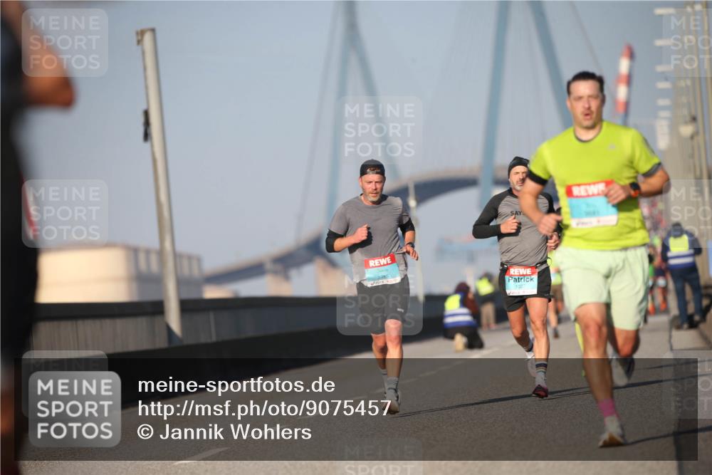 03.10.2025 - Köhlbrandbrückenlauf Jannik Wohlers http://msf.ph/oto/9075457 03.10.2025 09:41:53 Position 3 3785, 1037 meine-sportfotos.de