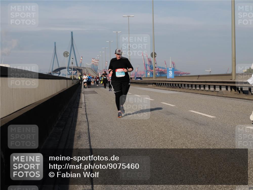 03.10.2025 - Köhlbrandbrückenlauf Fabian Wolf http://msf.ph/oto/9075460 03.10.2025 10:14:44 Position 3 2602, 3 meine-sportfotos.de