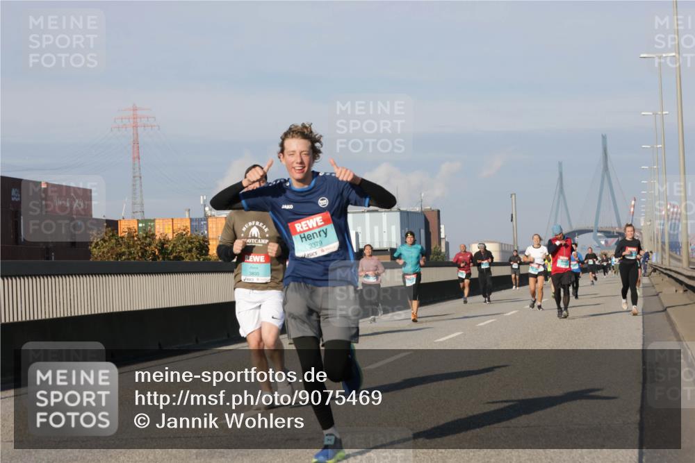 03.10.2025 - Köhlbrandbrückenlauf Jannik Wohlers http://msf.ph/oto/9075469 03.10.2025 09:51:29 Position 3 3379, 3835 meine-sportfotos.de