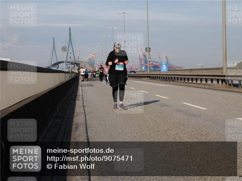 03.10.2025 - Köhlbrandbrückenlauf Fabian Wolf http://msf.ph/oto/9075471 03.10.2025 10:14:44 Position 3 2602, 1, 3 meine-sportfotos.de