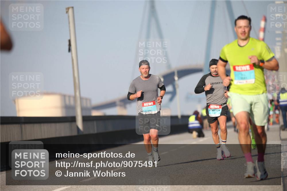 03.10.2025 - Köhlbrandbrückenlauf Jannik Wohlers http://msf.ph/oto/9075491 03.10.2025 09:41:54 Position 3 3785, 1037 meine-sportfotos.de