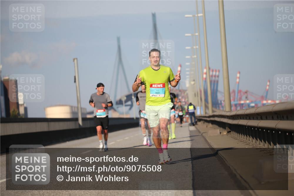03.10.2025 - Köhlbrandbrückenlauf Jannik Wohlers http://msf.ph/oto/9075508 03.10.2025 09:41:56 Position 3 3841 meine-sportfotos.de