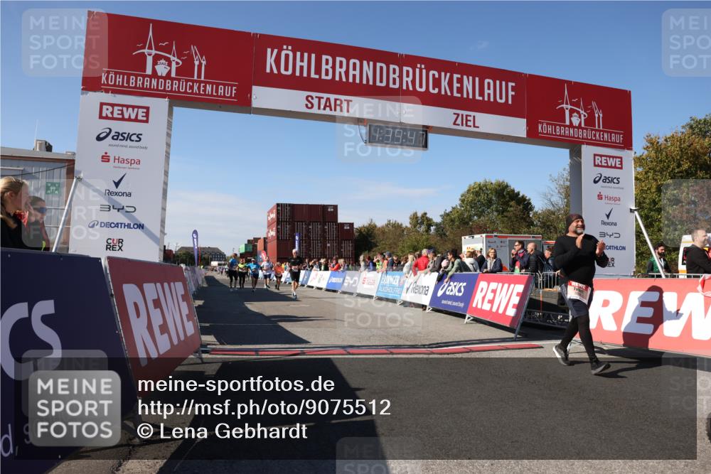 03.10.2025 - Köhlbrandbrückenlauf Lena Gebhardt http://msf.ph/oto/9075512 03.10.2025 13:39:47 Ziel 5264, 5508, 5565, 5566, 6399, 6400 meine-sportfotos.de