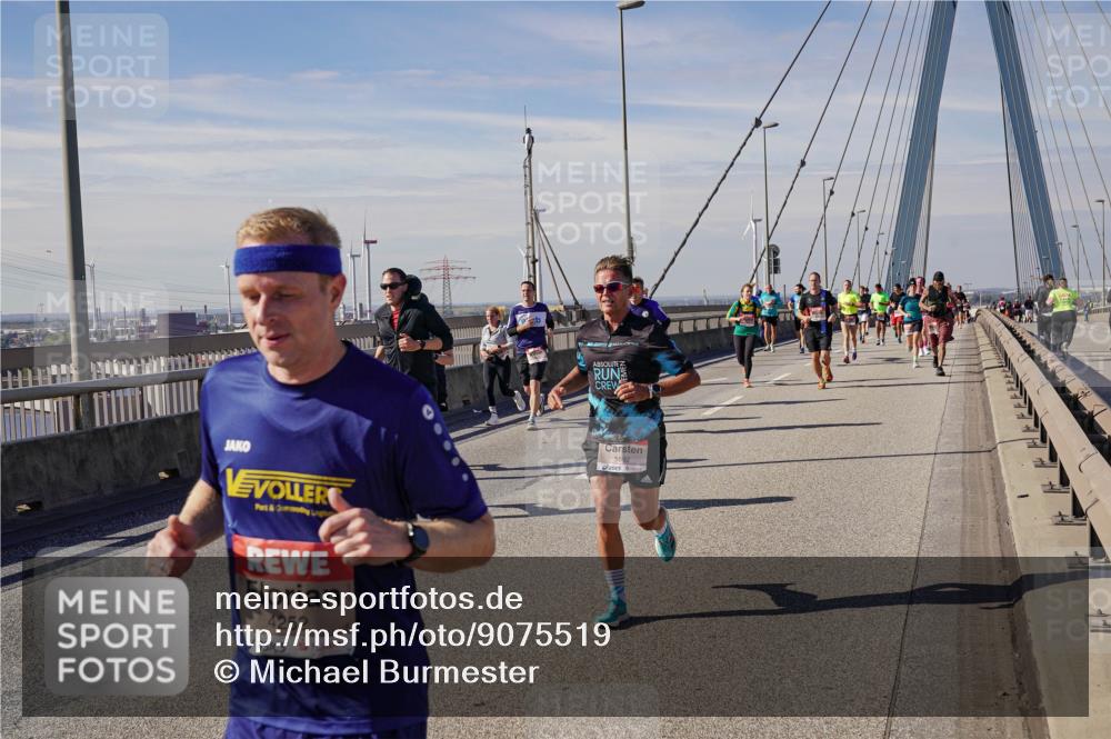 03.10.2025 - Köhlbrandbrückenlauf Michael Burmester http://msf.ph/oto/9075519 03.10.2025 12:40:50 Position 2 4252 meine-sportfotos.de