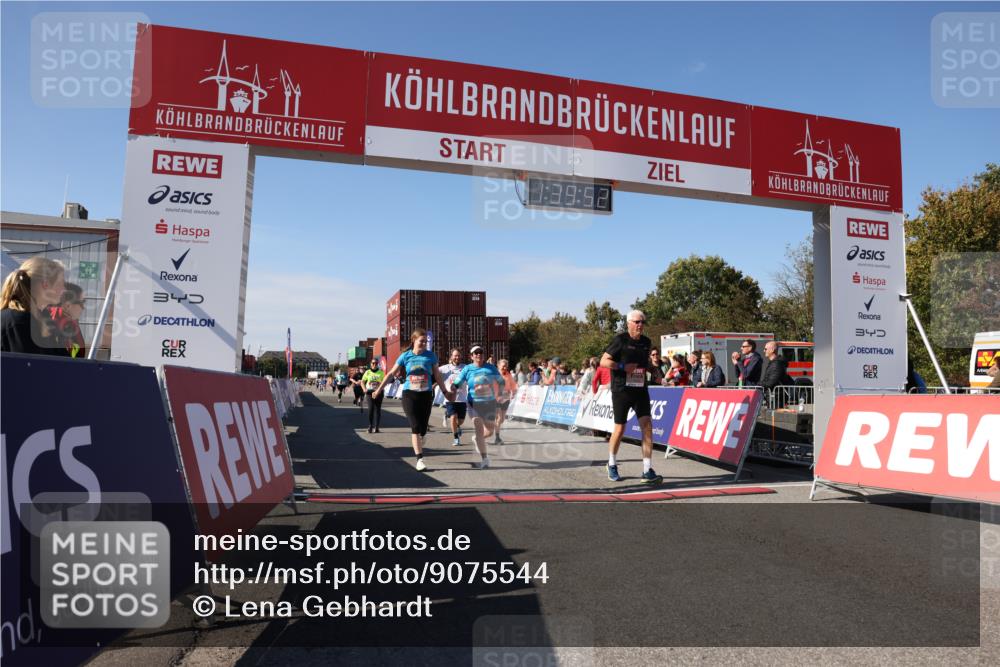 03.10.2025 - Köhlbrandbrückenlauf Lena Gebhardt http://msf.ph/oto/9075544 03.10.2025 13:39:52 Ziel 5264, 5484, 5487, 5508, 5565, 5566, 6399, 6400, 6401, 6403 meine-sportfotos.de
