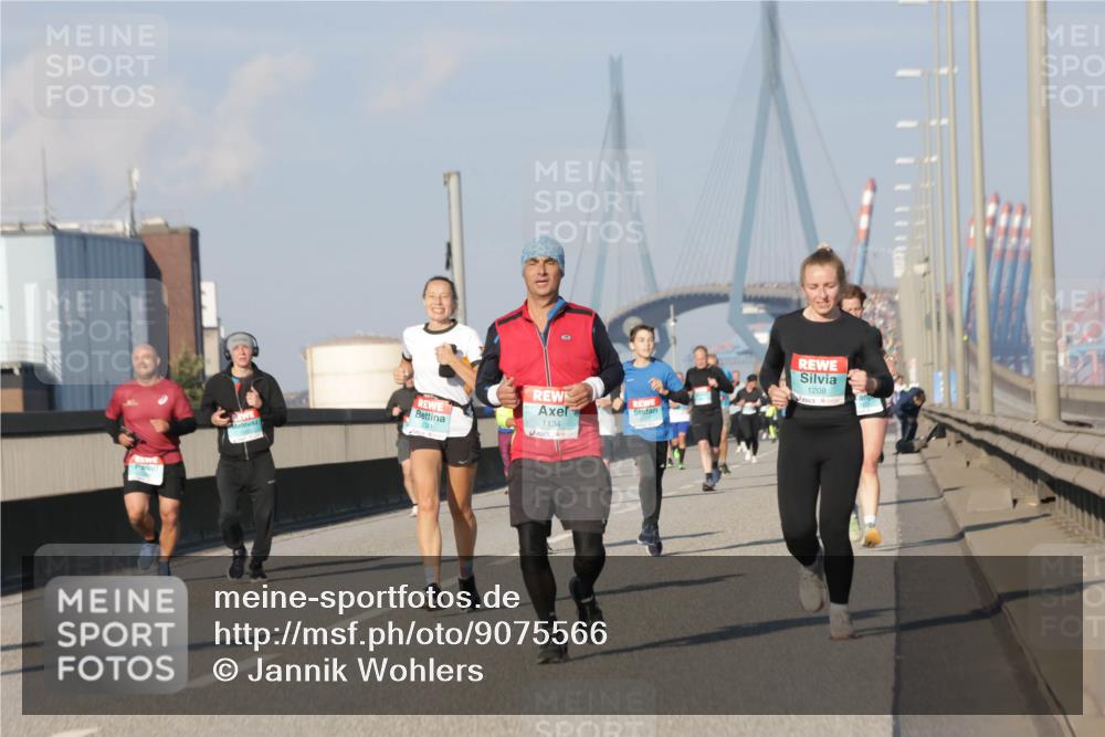 03.10.2025 - Köhlbrandbrückenlauf Jannik Wohlers http://msf.ph/oto/9075566 03.10.2025 09:51:32 Position 3 3341, 1134, 1208 meine-sportfotos.de