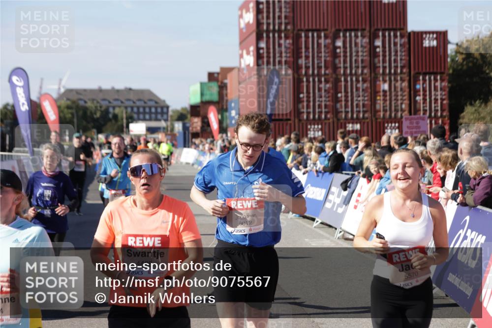 03.10.2025 - Köhlbrandbrückenlauf Jannik Wohlers http://msf.ph/oto/9075567 03.10.2025 13:16:31 Ziel 4036, 4144, 4146, 4314, 4317, 4408, 4414, 4586, 4952, 5104, 5498, 5570, 5630, 5694, 5815, 5983, 6208, 6353, 6377, 6761, 6771, 6812 meine-sportfotos.de