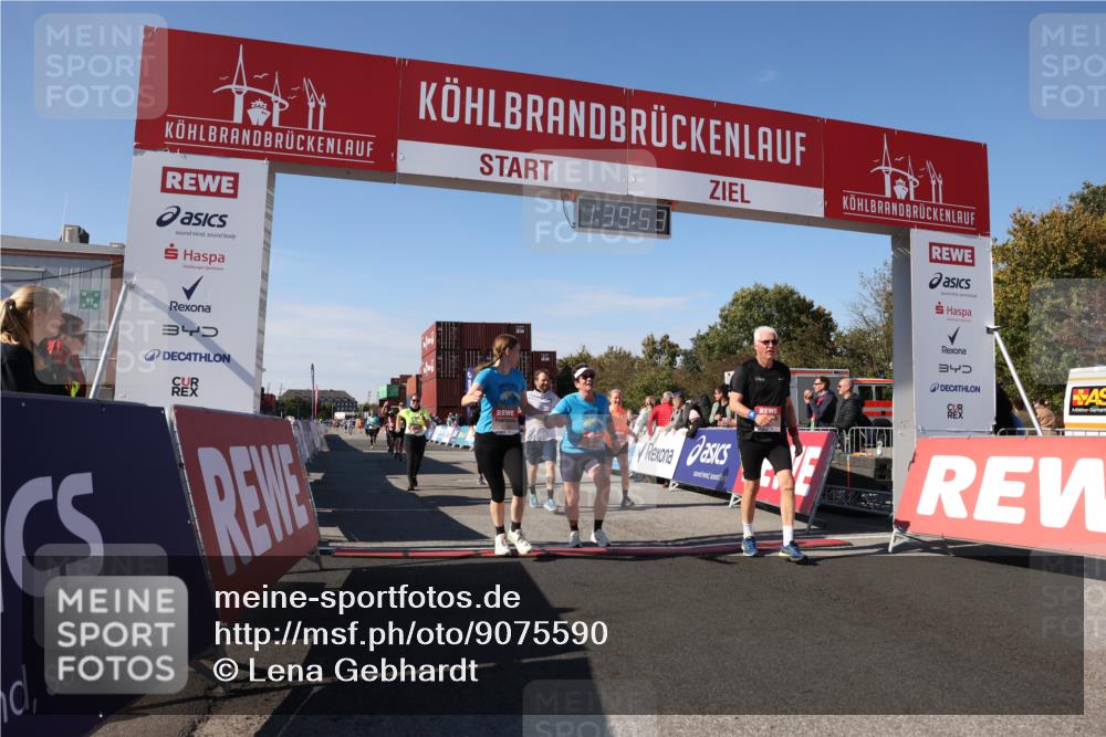 03.10.2025 - Köhlbrandbrückenlauf Lena Gebhardt http://msf.ph/oto/9075590 03.10.2025 13:39:53 Ziel 5264, 5484, 5487, 5508, 5565, 5566, 6399, 6400, 6401, 6403, 6522 meine-sportfotos.de