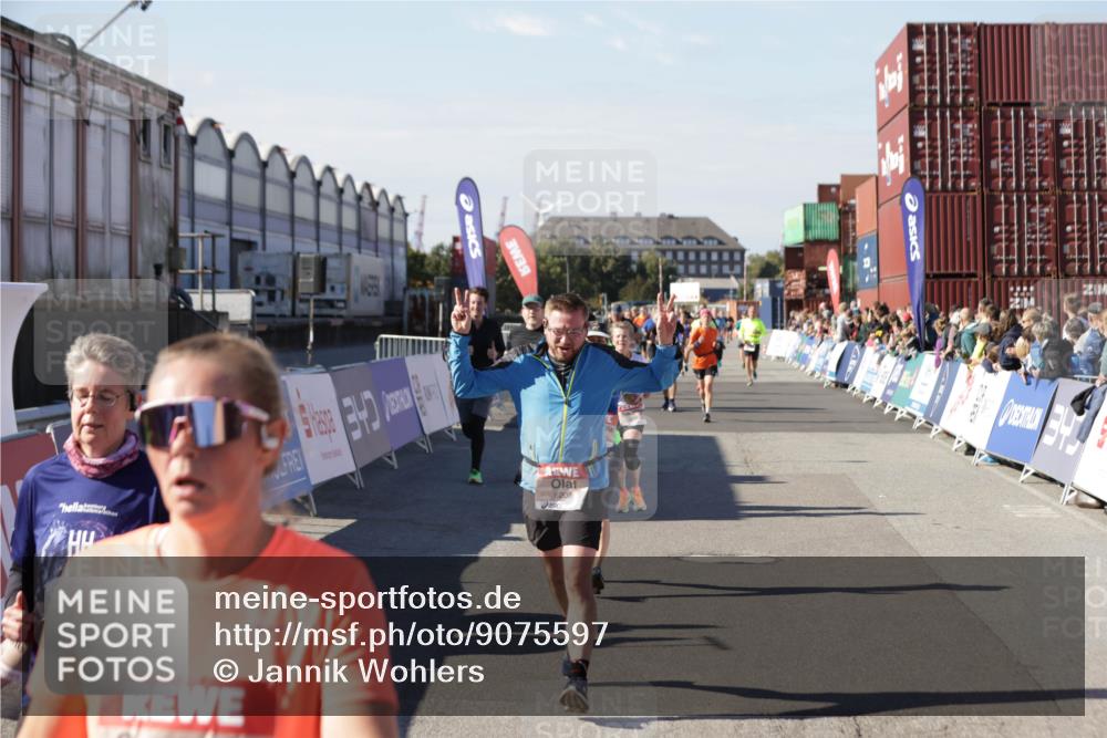 03.10.2025 - Köhlbrandbrückenlauf Jannik Wohlers http://msf.ph/oto/9075597 03.10.2025 13:16:33 Ziel 4036, 4146, 4235, 4314, 4408, 4414, 4586, 4952, 5104, 5498, 5570, 5630, 5694, 5815, 5983, 6208, 6353, 6377, 6761, 6812 meine-sportfotos.de