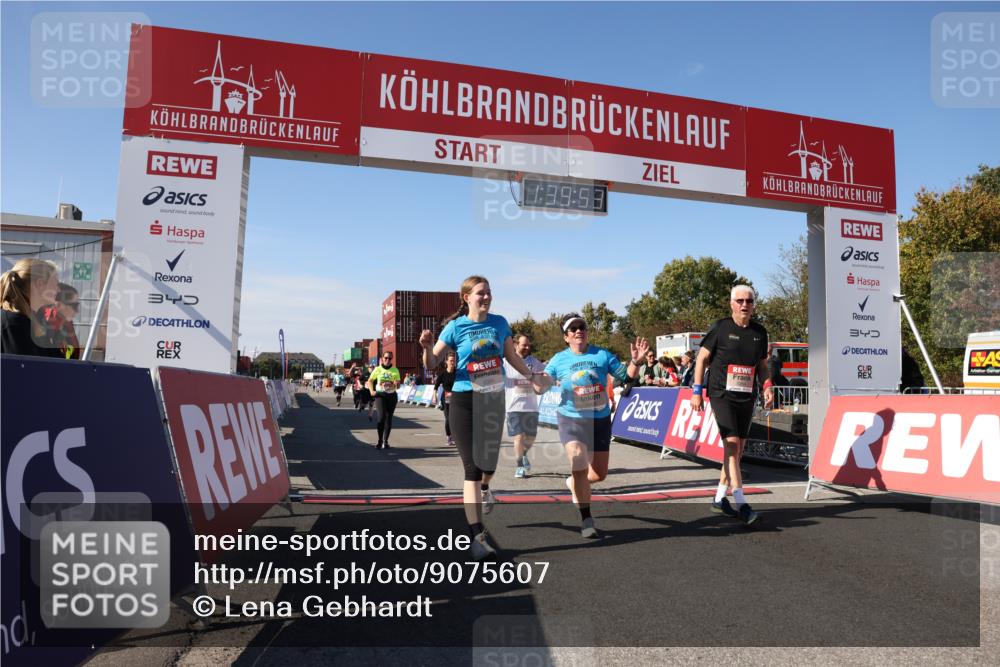 03.10.2025 - Köhlbrandbrückenlauf Lena Gebhardt http://msf.ph/oto/9075607 03.10.2025 13:39:54 Ziel 5264, 5484, 5487, 5508, 5565, 5566, 6399, 6400, 6401, 6403, 6522 meine-sportfotos.de