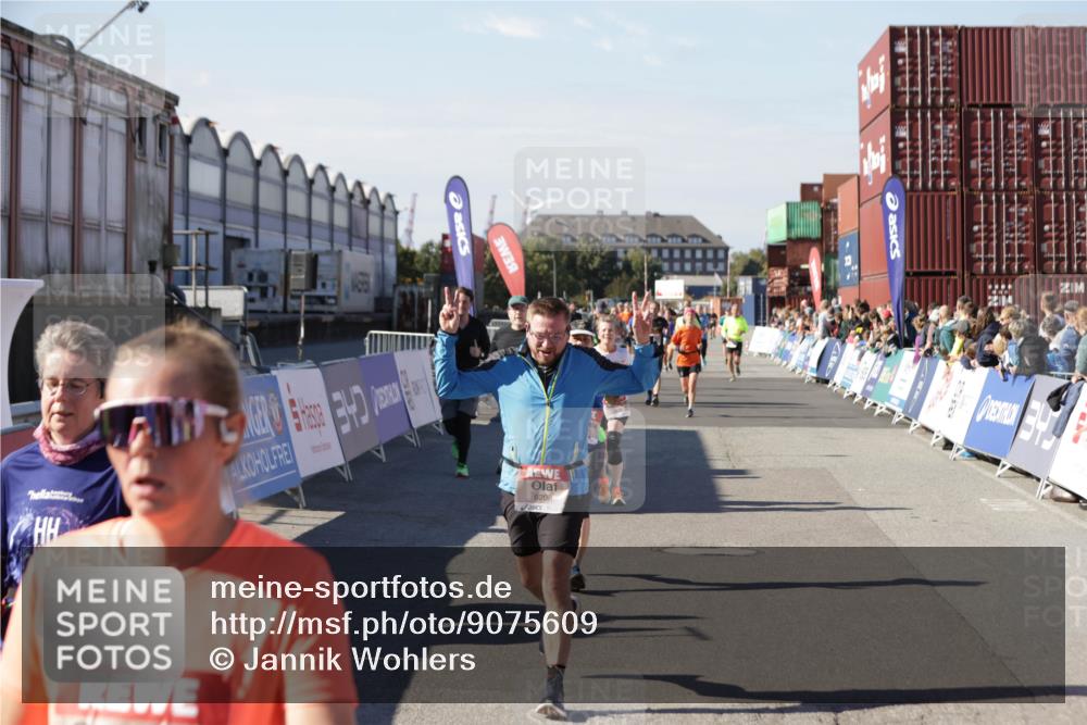 03.10.2025 - Köhlbrandbrückenlauf Jannik Wohlers http://msf.ph/oto/9075609 03.10.2025 13:16:33 Ziel 4036, 4146, 4235, 4314, 4408, 4414, 4586, 4952, 5104, 5498, 5570, 5630, 5694, 5815, 5983, 6208, 6353, 6377, 6761, 6812 meine-sportfotos.de