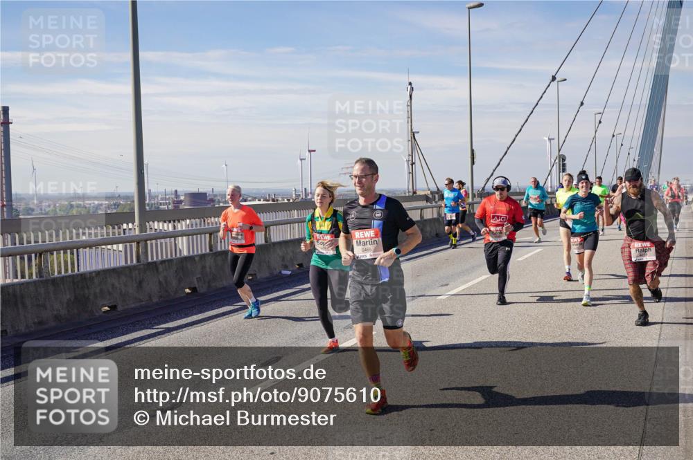 03.10.2025 - Köhlbrandbrückenlauf Michael Burmester http://msf.ph/oto/9075610 03.10.2025 12:40:55 Position 2 6465 meine-sportfotos.de