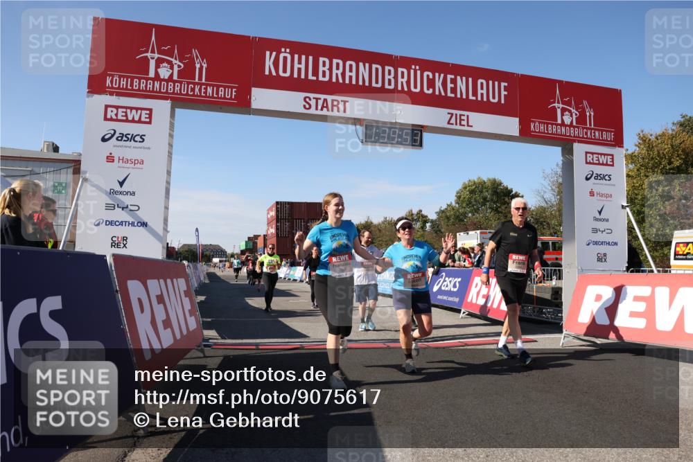 03.10.2025 - Köhlbrandbrückenlauf Lena Gebhardt http://msf.ph/oto/9075617 03.10.2025 13:39:54 Ziel 5264, 5484, 5487, 5508, 5565, 5566, 6399, 6400, 6401, 6403, 6522 meine-sportfotos.de