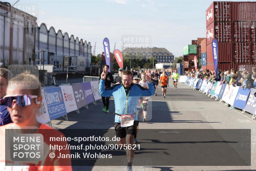 03.10.2025 - Köhlbrandbrückenlauf Jannik Wohlers http://msf.ph/oto/9075621 03.10.2025 13:16:33 Ziel 4036, 4146, 4235, 4314, 4408, 4414, 4586, 4952, 5104, 5498, 5570, 5630, 5694, 5815, 5983, 6208, 6353, 6377, 6761, 6812 meine-sportfotos.de
