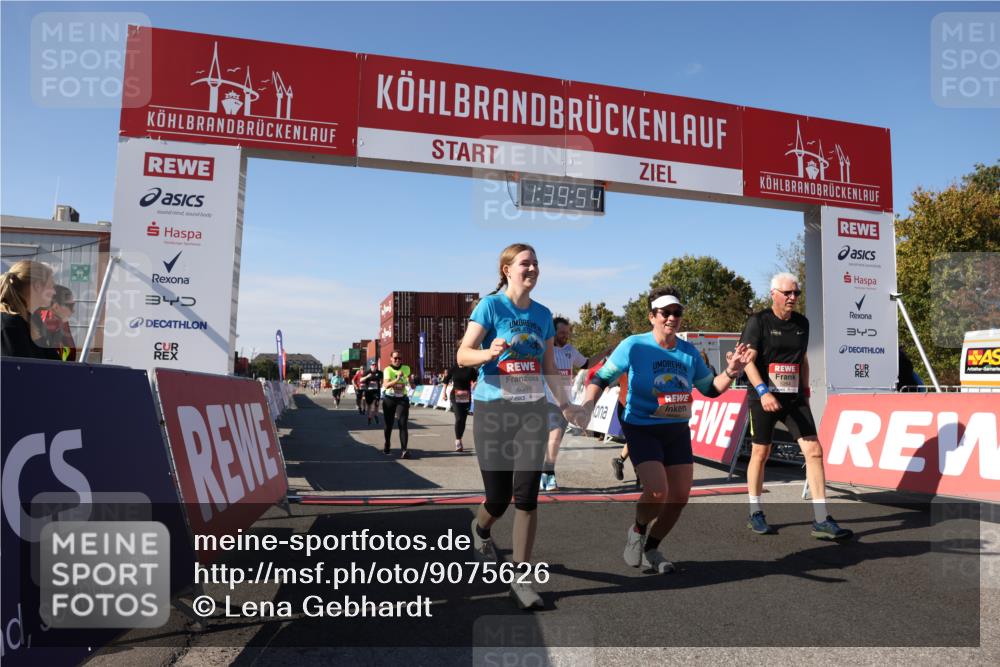 03.10.2025 - Köhlbrandbrückenlauf Lena Gebhardt http://msf.ph/oto/9075626 03.10.2025 13:39:54 Ziel 5264, 5484, 5487, 5508, 5565, 5566, 6399, 6400, 6401, 6403, 6522 meine-sportfotos.de