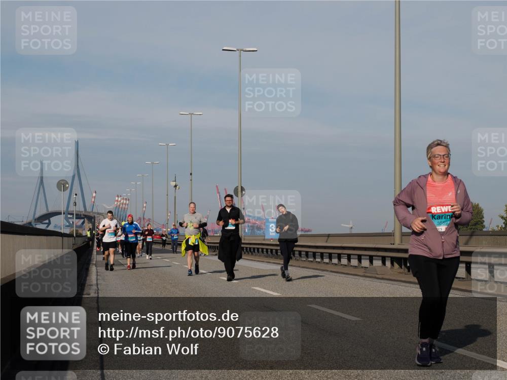 03.10.2025 - Köhlbrandbrückenlauf Fabian Wolf http://msf.ph/oto/9075628 03.10.2025 10:15:00 Position 3 3, 3589 meine-sportfotos.de