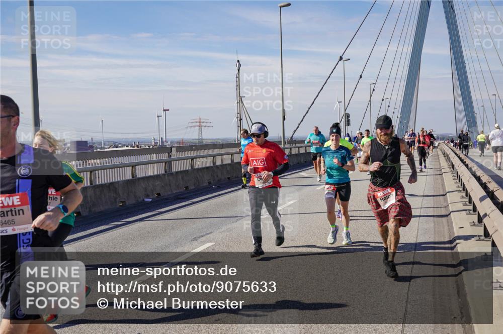 03.10.2025 - Köhlbrandbrückenlauf Michael Burmester http://msf.ph/oto/9075633 03.10.2025 12:40:56 Position 2 6465, 7 meine-sportfotos.de