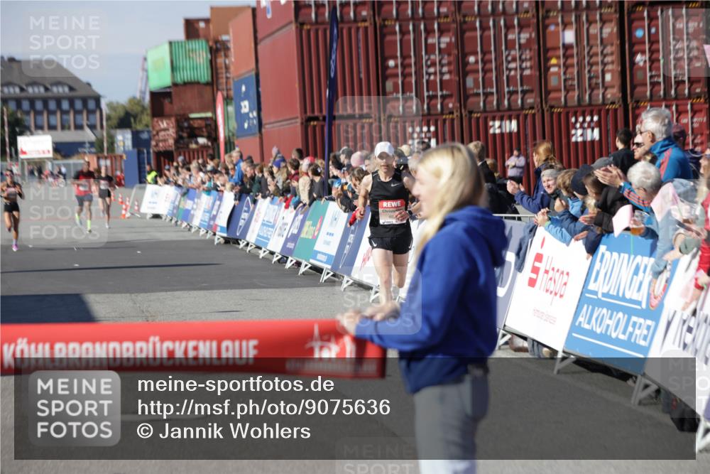 03.10.2025 - Köhlbrandbrückenlauf Jannik Wohlers http://msf.ph/oto/9075636 03.10.2025 12:46:41 Ziel 4027, 4033 meine-sportfotos.de