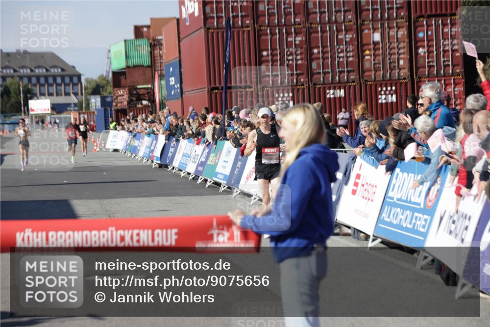 03.10.2025 - Köhlbrandbrückenlauf Jannik Wohlers http://msf.ph/oto/9075656 03.10.2025 12:46:41 Ziel 4027, 4033 meine-sportfotos.de