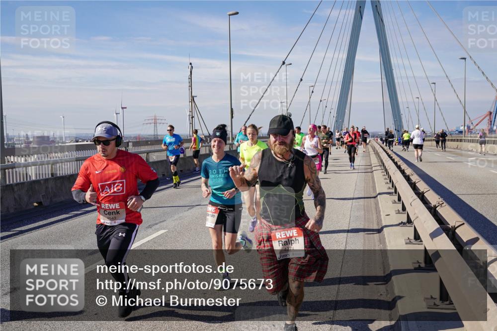 03.10.2025 - Köhlbrandbrückenlauf Michael Burmester http://msf.ph/oto/9075673 03.10.2025 12:40:57 Position 2 2025, 4543, 4274 meine-sportfotos.de