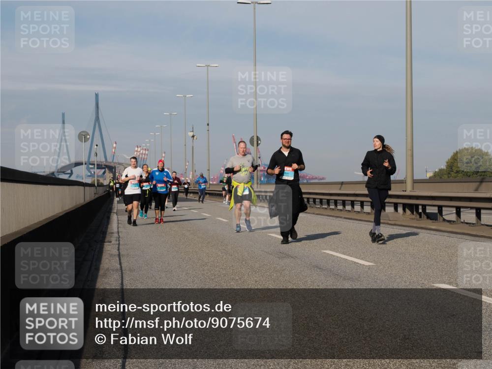 03.10.2025 - Köhlbrandbrückenlauf Fabian Wolf http://msf.ph/oto/9075674 03.10.2025 10:15:03 Position 3  meine-sportfotos.de