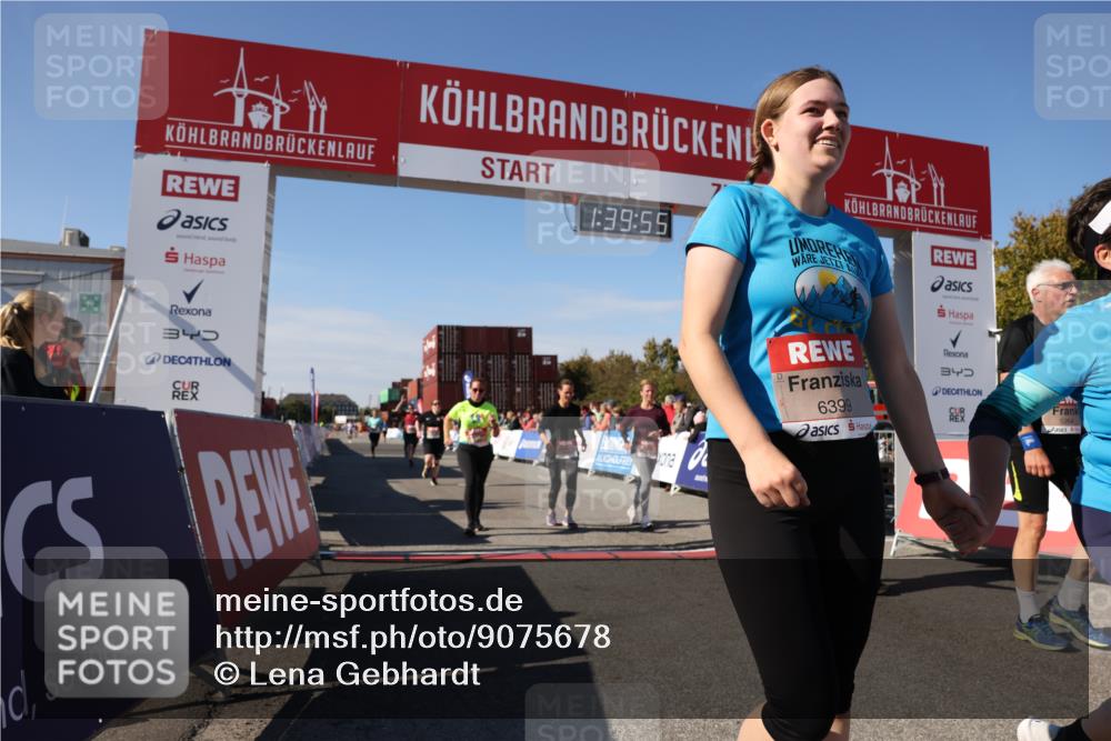 03.10.2025 - Köhlbrandbrückenlauf Lena Gebhardt http://msf.ph/oto/9075678 03.10.2025 13:39:55 Ziel 5264, 5484, 5487, 5508, 5565, 5566, 5831, 5832, 5835, 6399, 6400, 6401, 6403, 6522 meine-sportfotos.de