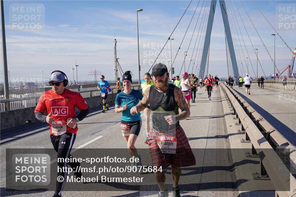 03.10.2025 - Köhlbrandbrückenlauf Michael Burmester http://msf.ph/oto/9075684 03.10.2025 12:40:57 Position 2 4543, 25, 4274 meine-sportfotos.de