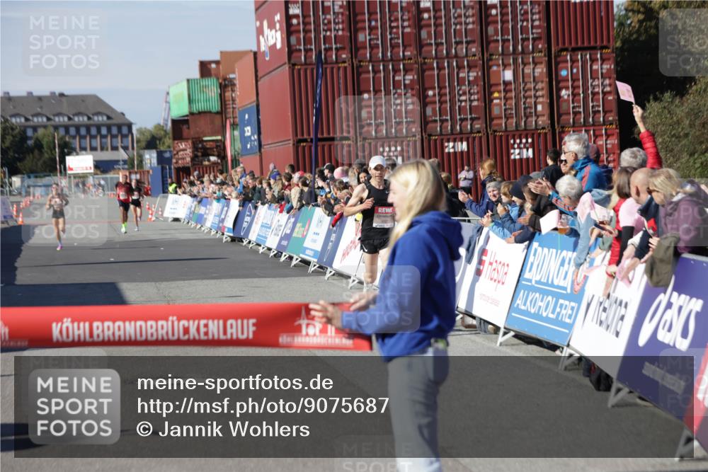 03.10.2025 - Köhlbrandbrückenlauf Jannik Wohlers http://msf.ph/oto/9075687 03.10.2025 12:46:41 Ziel 4027, 4033 meine-sportfotos.de