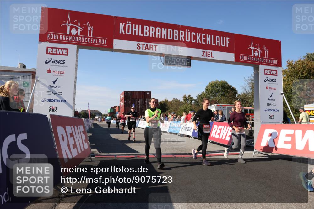 03.10.2025 - Köhlbrandbrückenlauf Lena Gebhardt http://msf.ph/oto/9075723 03.10.2025 13:39:56 Ziel 5264, 5484, 5487, 5565, 5566, 5831, 5832, 5835, 6399, 6400, 6401, 6403, 6522 meine-sportfotos.de