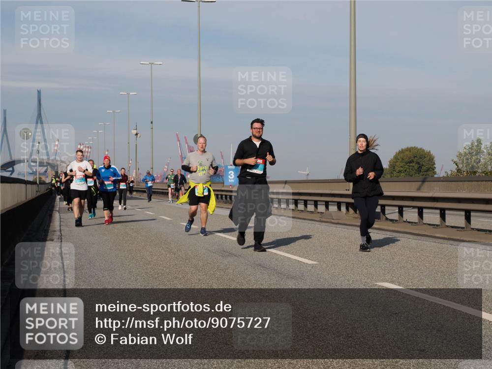 03.10.2025 - Köhlbrandbrückenlauf Fabian Wolf http://msf.ph/oto/9075727 03.10.2025 10:15:04 Position 3 3 meine-sportfotos.de
