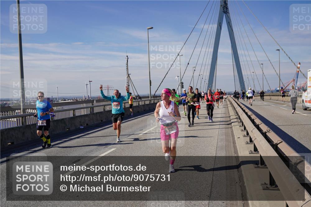 03.10.2025 - Köhlbrandbrückenlauf Michael Burmester http://msf.ph/oto/9075731 03.10.2025 12:40:59 Position 2  meine-sportfotos.de