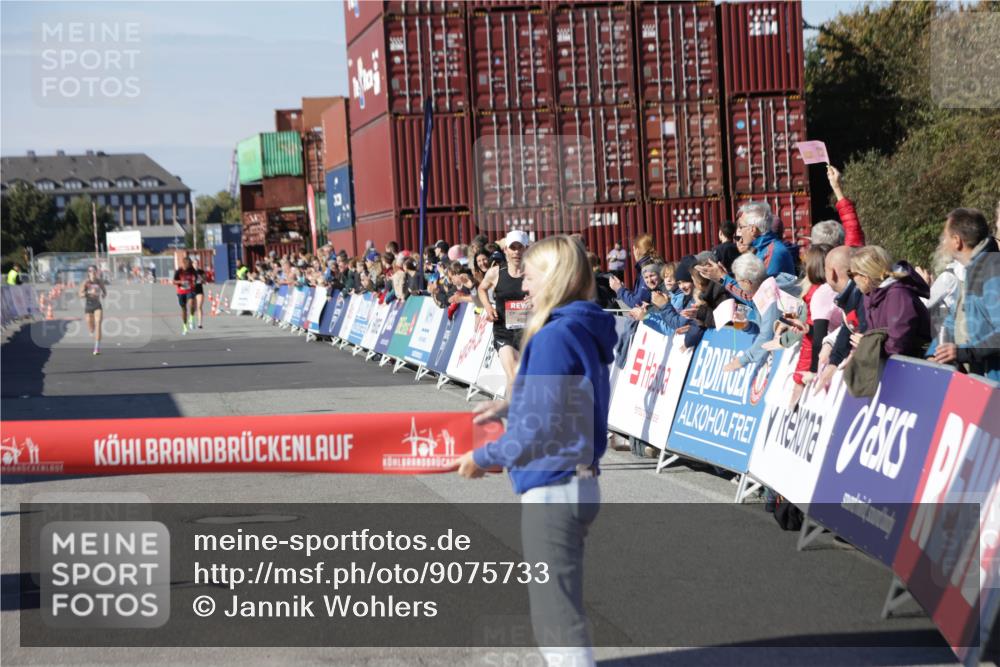 03.10.2025 - Köhlbrandbrückenlauf Jannik Wohlers http://msf.ph/oto/9075733 03.10.2025 12:46:42 Ziel 4027, 4033 meine-sportfotos.de