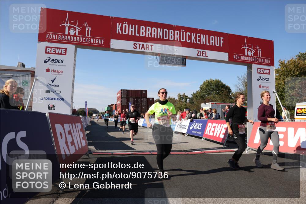 03.10.2025 - Köhlbrandbrückenlauf Lena Gebhardt http://msf.ph/oto/9075736 03.10.2025 13:39:57 Ziel 5264, 5484, 5487, 5565, 5566, 5831, 5832, 5835, 6399, 6400, 6401, 6403, 6522 meine-sportfotos.de