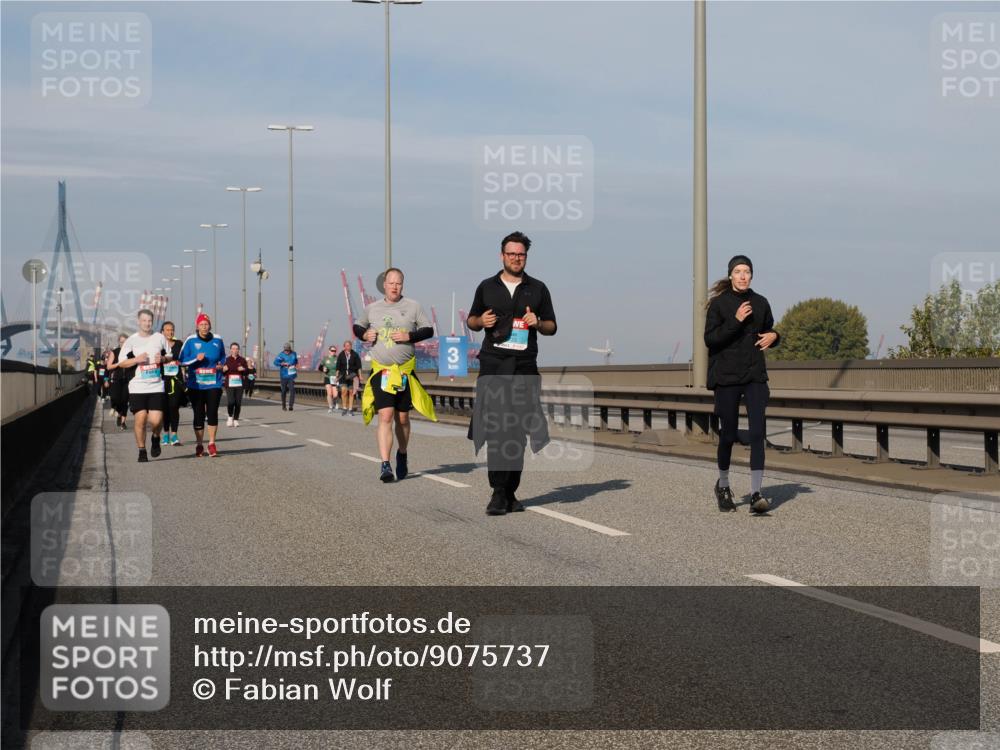 03.10.2025 - Köhlbrandbrückenlauf Fabian Wolf http://msf.ph/oto/9075737 03.10.2025 10:15:04 Position 3 3 meine-sportfotos.de