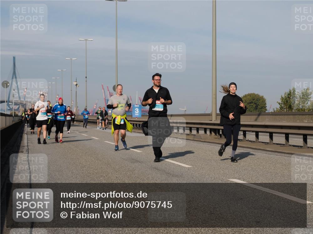 03.10.2025 - Köhlbrandbrückenlauf Fabian Wolf http://msf.ph/oto/9075745 03.10.2025 10:15:04 Position 3 35 meine-sportfotos.de