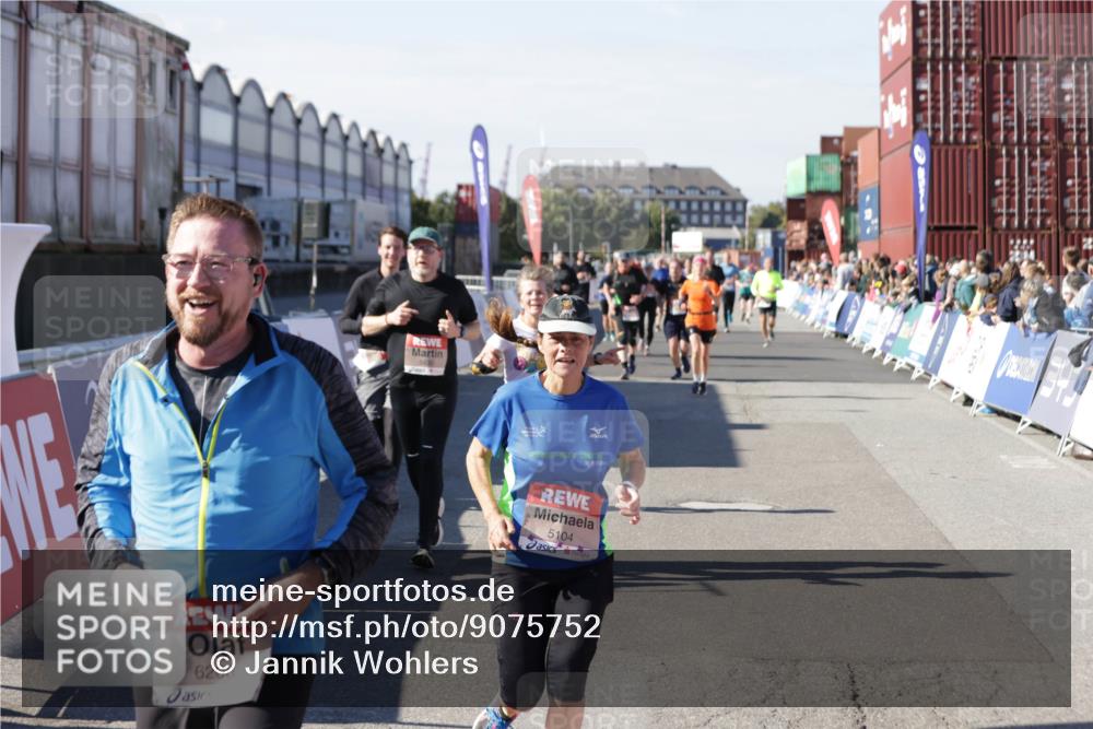 03.10.2025 - Köhlbrandbrückenlauf Jannik Wohlers http://msf.ph/oto/9075752 03.10.2025 13:16:36 Ziel 4036, 4146, 4235, 4314, 4408, 4586, 4813, 5104, 5570, 5630, 5694, 5815, 5983, 6208, 6353, 6377, 6812 meine-sportfotos.de